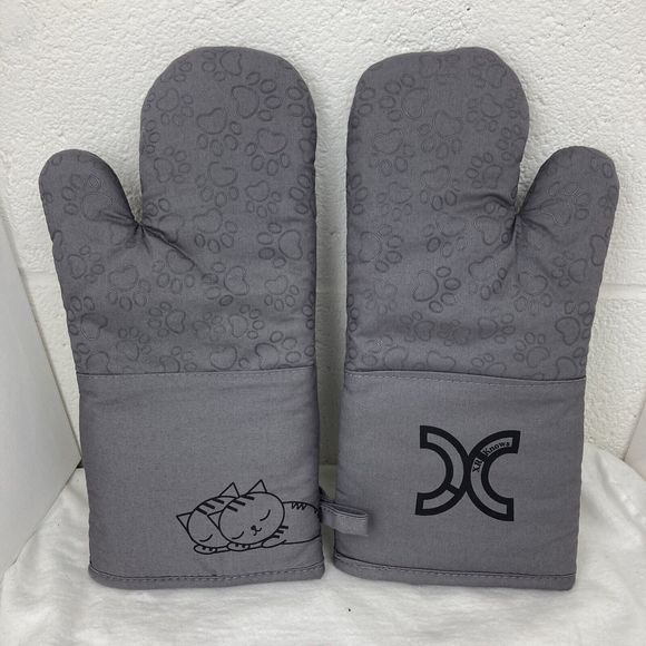 1 Pair Gray Cotton Long Silicone Paw print Cat Oven Mitts Cat Lovers gift Choice - Picture 1 of 15